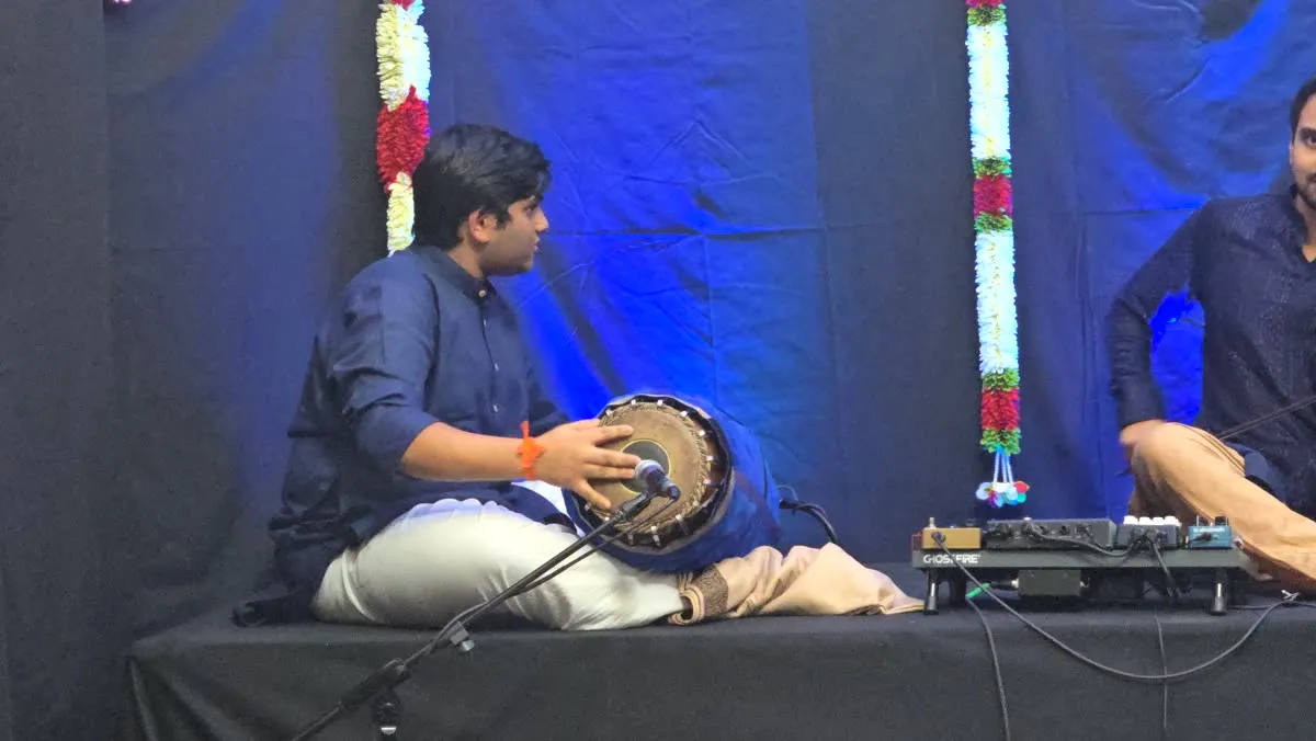 Performance — navy blue kurta